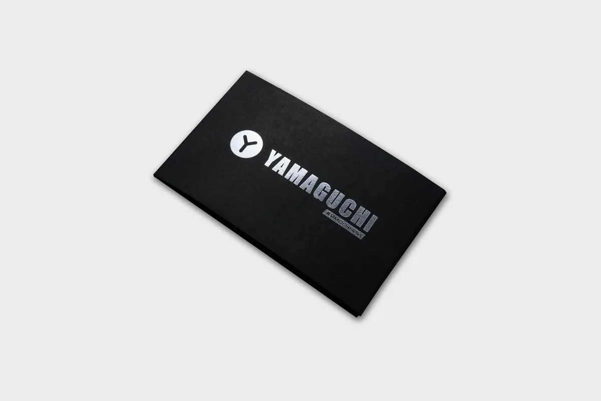 Типография SL Print - https://slprint.ru/wp-content/uploads/2024/02/kartholder-dlya-kompanii-yamaguchi-1.jpg